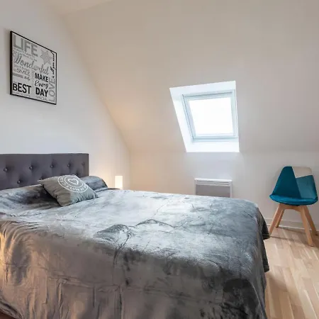 Les Bouvreuils By Interhome La Richardais